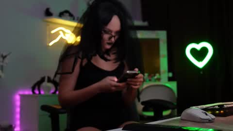 YOUR OWNER online show from November 6, 5:03 pm