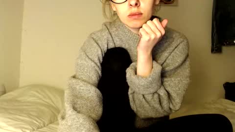    online show from March 21, 6:22 pm