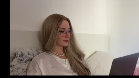ms_christiana online show from July 29, 3:21 pm