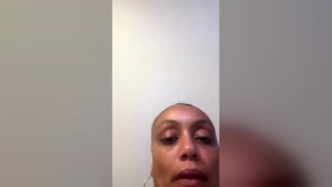 Snapshot of ms_discreet chatting on June 22, 5:48 am ms_discreet online show from June 22, 5:48 am