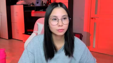 ms_emily_ online show from October 31, 9:54 am