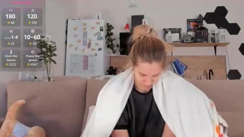 Ms ForYOU online show from October 17, 4:15 am