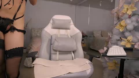 Snapshot of ms_lawless chatting on December 17, 10:54 pm Samantha online show from December 17, 10:54 pm