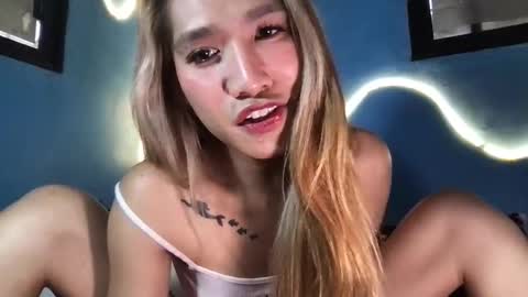Snapshot of ms_maureenx69x chatting on March 9, 7:23 am ms_maureenx69x online show from March 9, 7:23 am