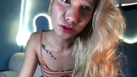 Snapshot of ms_maureenx69x chatting on March 27, 7:36 am ms_maureenx69x online show from March 27, 7:36 am
