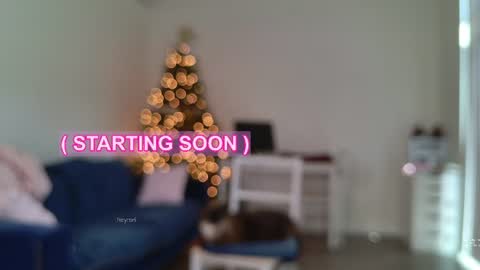 Snapshot of ms_mochii chatting on July 11, 5:48 pm R o r i SnapChat heyroriv2 wednesday - sunday Noon oclock mountain - 5pm mountain online show from July 11, 5:48 pm