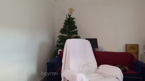 Snapshot of ms_mochii chatting on July 26, 3:19 pm R o r i SnapChat heyroriv2 wednesday - sunday Noon oclock mountain - 5pm mountain online show from July 26, 3:19 pm