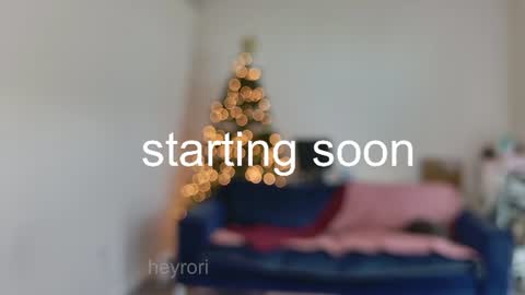 Snapshot of ms_mochii chatting on August 1, 6:18 pm R o r i SnapChat heyroriv2 wednesday - sunday Noon oclock mountain - 5pm mountain online show from August 1, 6:18 pm