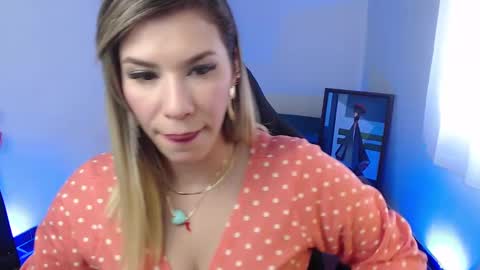 Snapshot of ms_sofiax chatting on February 4, 6:38 pm Sofia online show from February 4, 6:38 pm