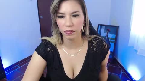 Snapshot of ms_sofiax chatting on February 5, 1:22 pm Sofia online show from February 5, 1:22 pm