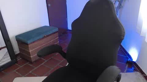 Snapshot of ms_sofiax chatting on October 17, 3:58 pm Sofia online show from October 17, 3:58 pm