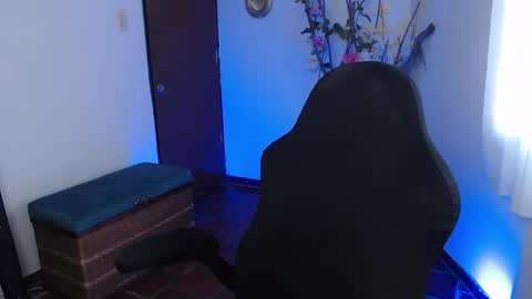 Snapshot of ms_sofiax chatting on November 6, 3:02 pm Sofia online show from November 6, 3:02 pm