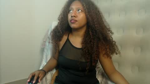 Snapshot of ms_zozii chatting on May 3, 5:46 am z o z i online show from May 3, 5:46 am