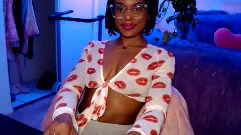 Snapshot of msemonibrown chatting on February 24, 6:11 am CocoSage online show from February 24, 6:11 am