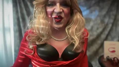 Snapshot of mskarentoy chatting on February 14, 9:55 pm mskarentoy online show from February 14, 9:55 pm