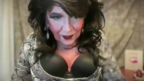 Snapshot of mskarentoy chatting on February 19, 9:22 pm mskarentoy online show from February 19, 9:22 pm