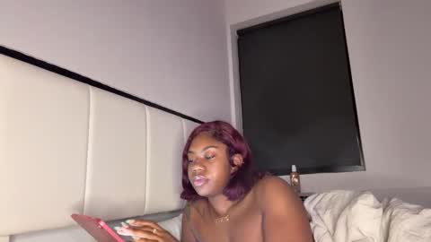 mskitty000 online show from January 9, 7:44 am