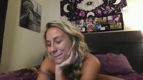 Snapshot of msmariesummers chatting on September 16, 12:22 am msmariesummers online show from September 16, 12:22 am