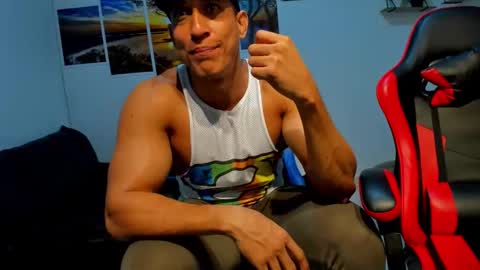 Snapshot of mstr_machotefit chatting on November 8, 2:56 am mstr_machotefit online show from November 8, 2:56 am
