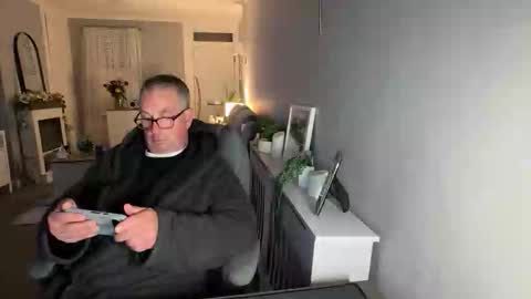 mtb1697 online show from March 8, 10:35 pm