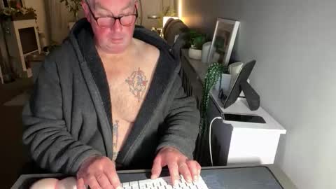 Snapshot of mtb1697 chatting on April 6, 10:44 pm mtb1697 online show from April 6, 10:44 pm