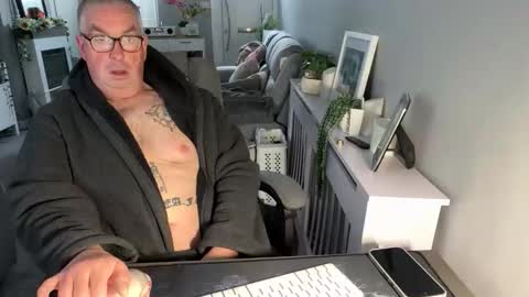 Snapshot of mtb1697 chatting on April 11, 8:51 am mtb1697 online show from April 11, 8:51 am