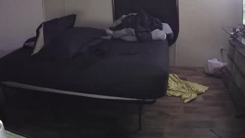 Muffdiver online show from April 14, 7:58 am