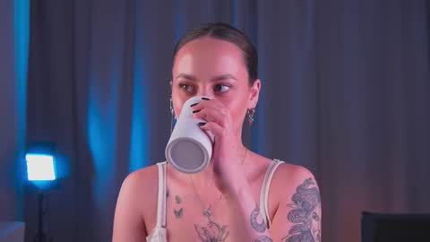 Kira online show from October 6, 7:50 am