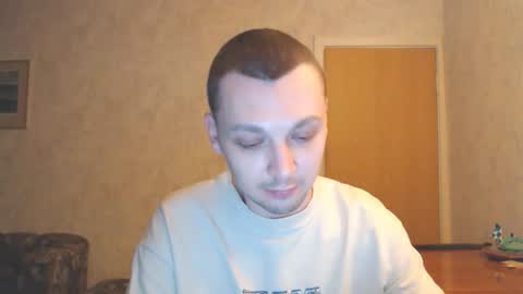 Erik online show from December 18, 3:01 am