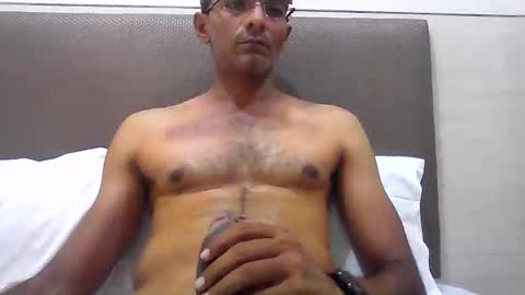 Snapshot of mumbaimonster8inch chatting on June 8, 12:16 pm rajesh engineer online show from June 8, 12:16 pm