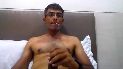 Snapshot of mumbaimonster8inch chatting on June 9, 10:38 am rajesh engineer online show from June 9, 10:38 am