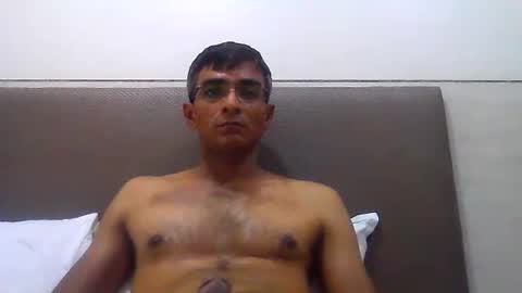 Snapshot of mumbaimonster8inch chatting on June 10, 12:15 pm rajesh engineer online show from June 10, 12:15 pm