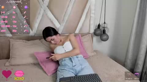Snapshot of muriell_69 chatting on July 9, 3:49 pm muriell_69 online show from July 9, 3:49 pm