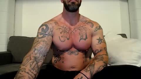 Snapshot of muscle761004 chatting on May 31, 12:19 am muscle761004 online show from May 31, 12:19 am