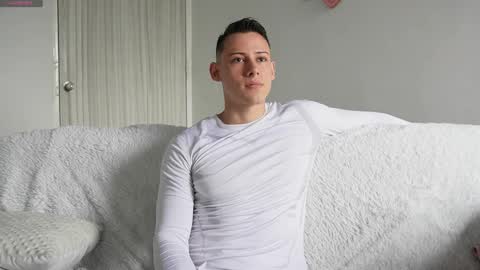 muscle_king_cum online show from March 18, 2:20 pm