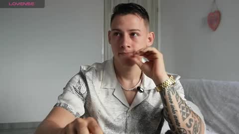 muscle_king_cum online show from April 9, 1:05 pm