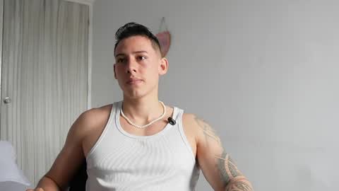 muscle_king_cum online show from April 17, 3:15 pm