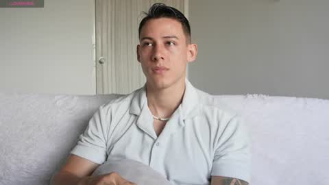 muscle_king_cum online show from July 13, 1:36 pm