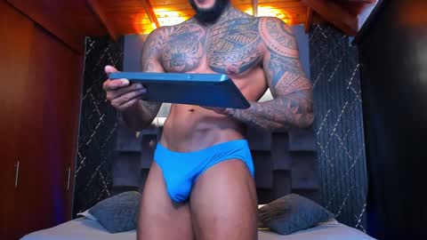 Snapshot of muscle_man19 chatting on January 4, 11:38 pm Nick online show from January 4, 11:38 pm