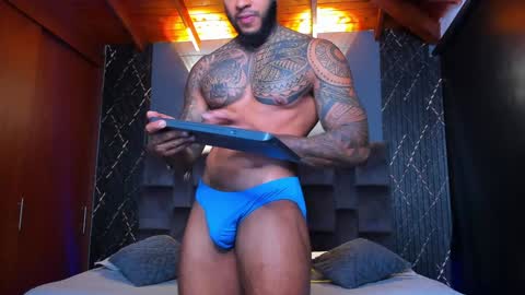 Snapshot of muscle_man19 chatting on January 5, 2:38 am Nick online show from January 5, 2:38 am