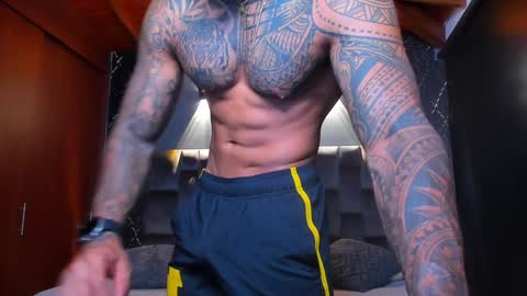 Snapshot of muscle_man19 chatting on January 10, 3:39 am Nick online show from January 10, 3:39 am
