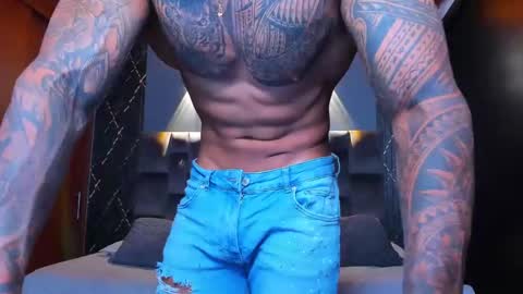 Snapshot of muscle_man19 chatting on January 15, 3:07 pm Nick online show from January 15, 3:07 pm