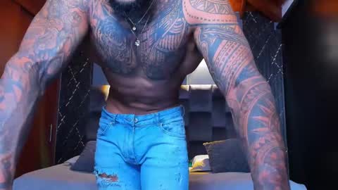 Snapshot of muscle_man19 chatting on January 16, 1:48 am Nick online show from January 16, 1:48 am