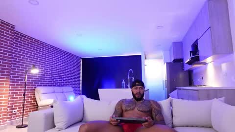 Snapshot of muscle_man19 chatting on September 24, 11:24 am Nick online show from September 24, 11:24 am