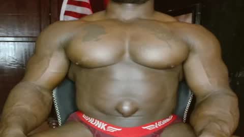 musclegod23 online show from July 19, 9:24 am
