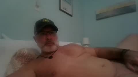 Snapshot of musclemeat41 chatting on December 18, 7:09 pm musclemeat41 online show from December 18, 7:09 pm