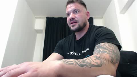 MuscleMonster31 online show from January 8, 3:50 pm