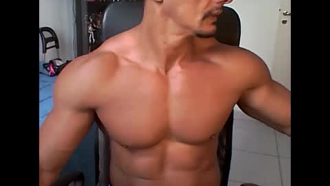 Snapshot of muscleoss chatting on January 29, 2:21 pm muscleoss online show from January 29, 2:21 pm