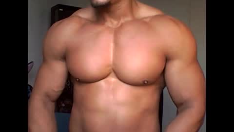 Snapshot of muscleoss chatting on January 30, 2:47 pm muscleoss online show from January 30, 2:47 pm