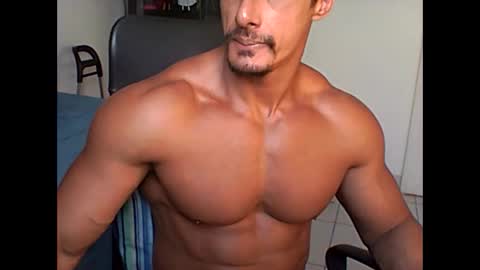 Snapshot of muscleoss chatting on February 6, 4:58 pm muscleoss online show from February 6, 4:58 pm